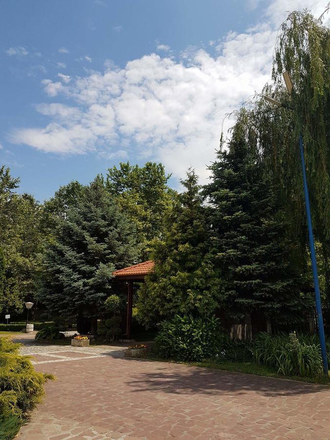 Motel Paradise Oryakhovo Exteriör bild